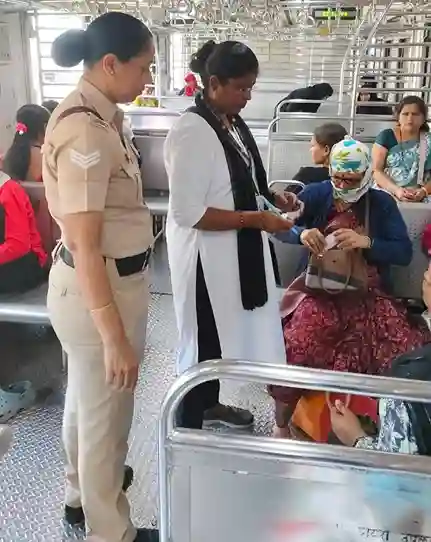 Kasara Station Ticket Checking Drive કસારા સ્ટેશન પર રેલવેની ‘ટિકિટ ચેકિંગ’ ડ્રાઈવ વગર ટિકિટે મુસાફરી કરતા 176 પેસેન્જરો પાસેથી વસૂલાયો અધધ ₹76,710નો દંડ