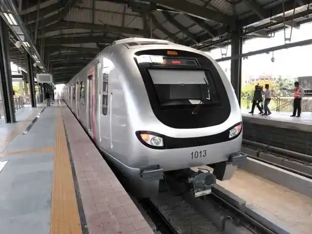 Mumbai Metro 1 To Get 6 Coaches  ધક્કામુક્કી અને લાઈનોમાંથી મુક્તિ! મુંબઈ મેટ્રો૧ માં આખરે જોડાશે વધારાના ૨ ડબ્બા જાણો ક્યારથી શરૂ થશે સેવા