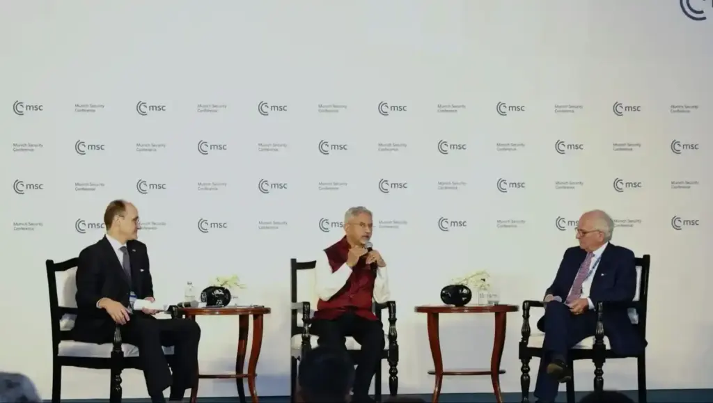 S Jaishankar On India Russia Ties દુનિયા ગમે તે કહે, રશિયા અમારો ભરોસાપાત્ર મિત્ર! જયશંકરના એક નિવેદનથી વૈશ્વિક રાજકારણમાં ફરી ગરમાવો