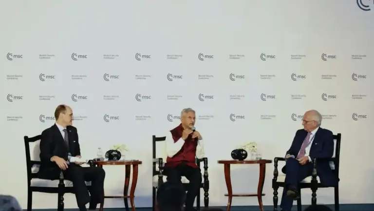 S Jaishankar On India Russia Ties   દુનિયા ગમે તે કહે, રશિયા અમારો ભરોસાપાત્ર મિત્ર! જયશંકરના એક નિવેદનથી વૈશ્વિક રાજકારણમાં ફરી ગરમાવો