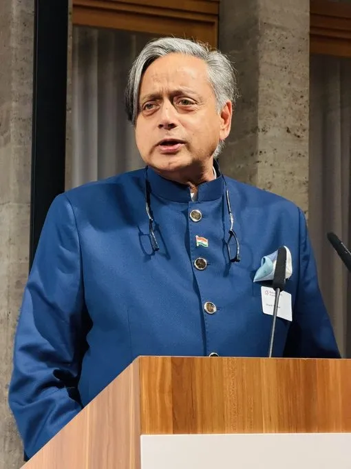 Shashi Tharoor On Raihan Vadra Photo ફોટોમાંથી પોતાને જ કાપી નાખ્યો છતાં થરૂર ખુશ થયા! સોશિયલ મીડિયા ટ્રોલ્સને કોંગ્રેસ સાંસદે આપ્યો લાજવાબ રમૂજી જવાબ