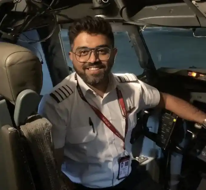 Smit Machhar Flydubai Heroics ફ્લાયદુબઈ વિમાનમાં સેંકડો જીવ બચાવનાર સ્મિત માછરના વિશ્વભરમાં વખાણ, વિદેશ મંત્રાલયે કહ્યું 'અમે સલામ કરીએ છીએ'