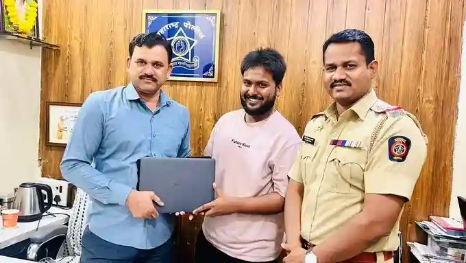 Thane Police Swift Action  થાણે પોલીસની ત્વરિત કામગીરી, રિક્ષામાં ભુલાઈ ગયેલું કિંમતી લેપટોપ CCTV ની મદદથી શોધી માલિકને સોંપાયું